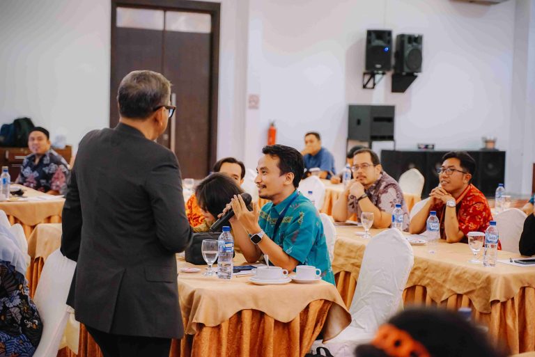 Transformasi Inside-Out: Membangun Manajemen Strategis SDM untuk Keunggulan Kompetitif Korporasi