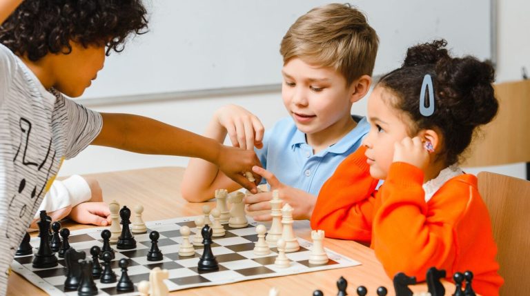 Panduan Memilih Les Catur di Medan: Dari Kelas Anak Pemula hingga Privat Standar FIDE
