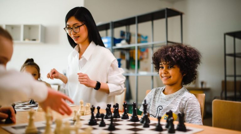 Sekolah Catur RTI Chess Academy di Indonesia dan Programnya